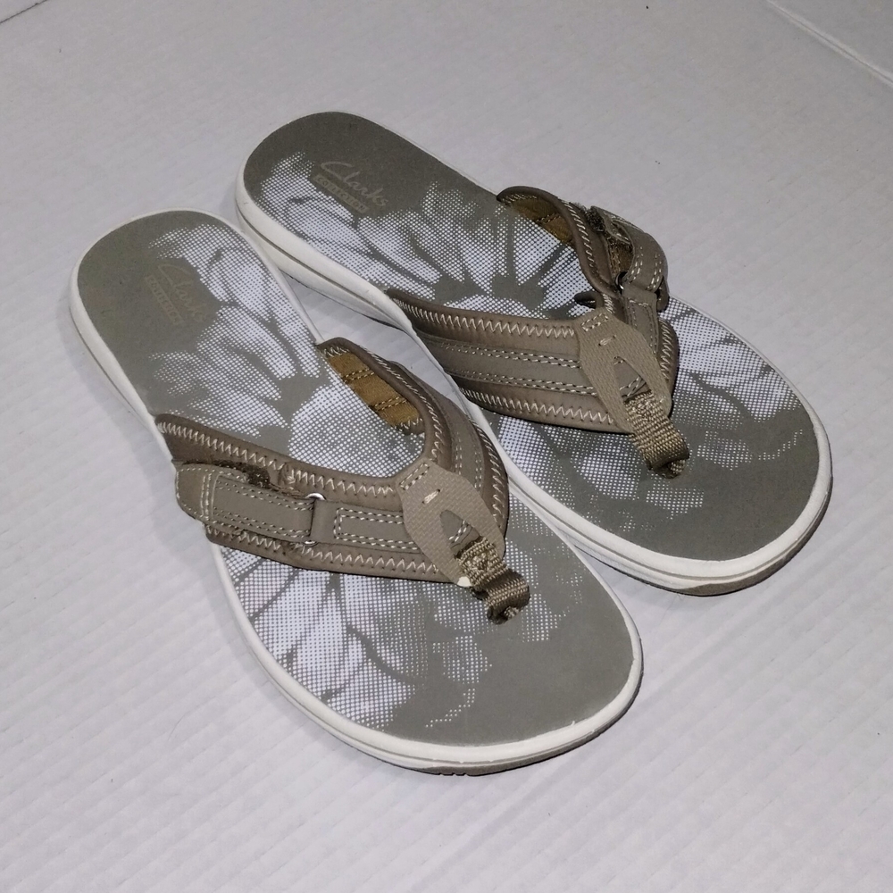 Clarks Women's Beige Sandals